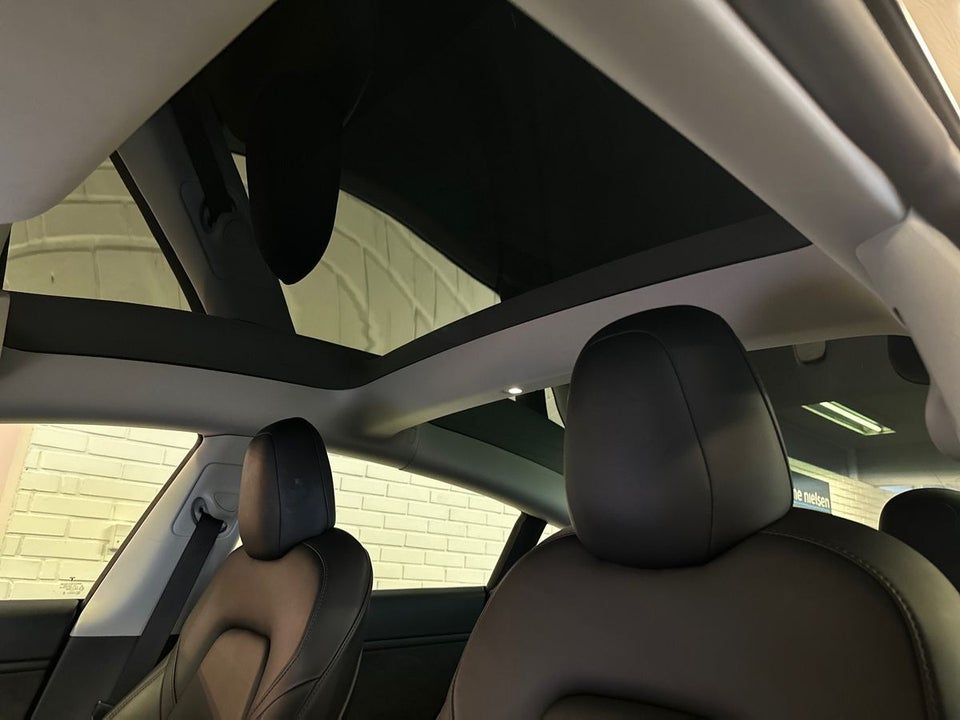 Tesla Model 3 Long Range AWD 4d