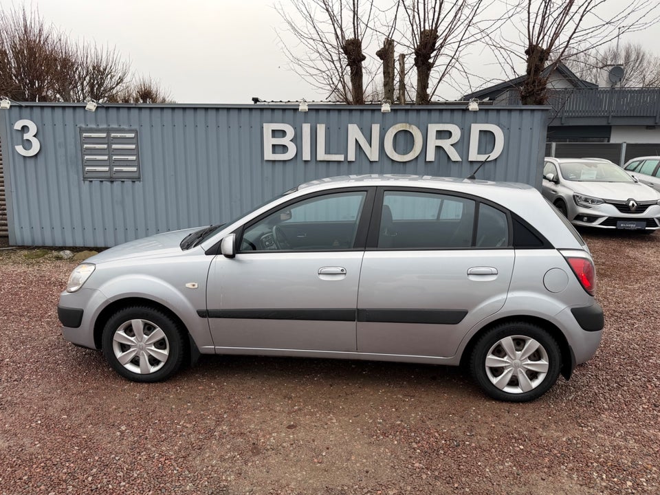 Kia Rio 1,4 EX 5d