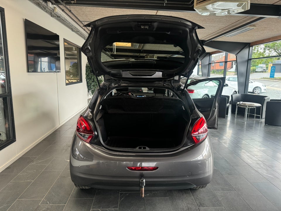 Peugeot 208 1,6 BlueHDi 100 Allure Sky 5d