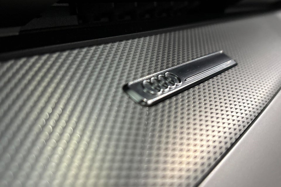 Audi A3 40 TFSi e S-line Sportback S-tr. 5d