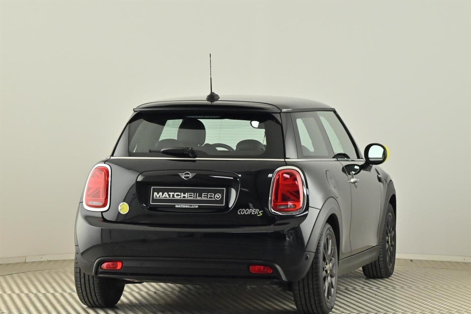MINI Cooper SE Essential 3d