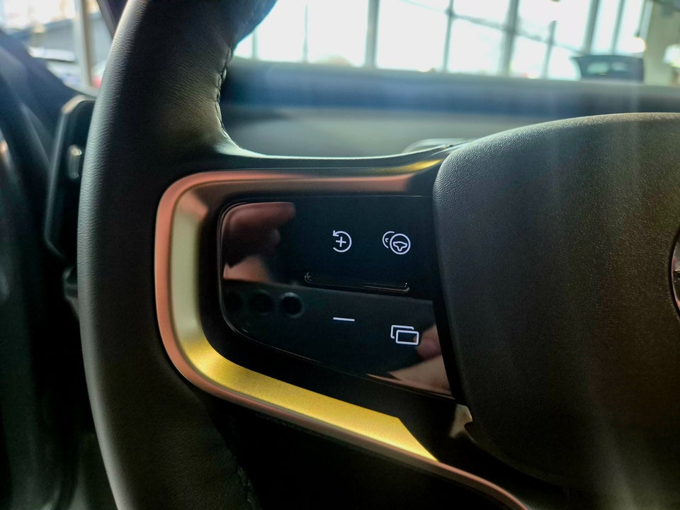 Volvo EX30 Extended Range Plus 5d