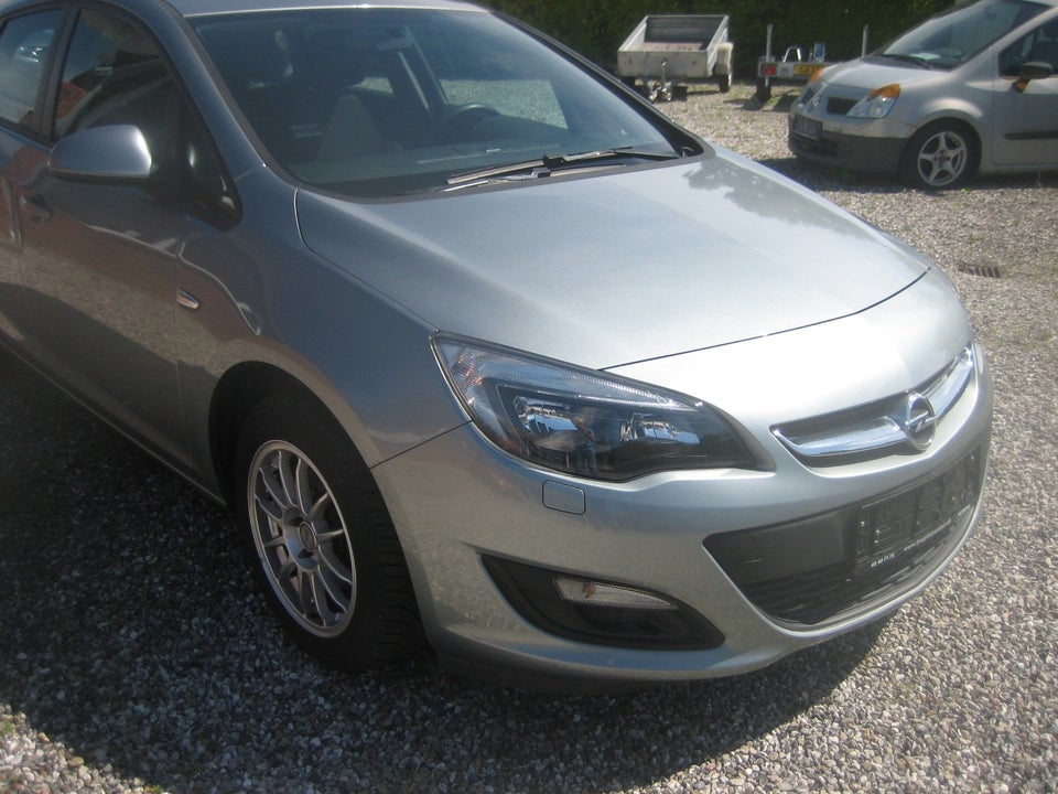 Opel Astra 1,4 100 Limited 5d