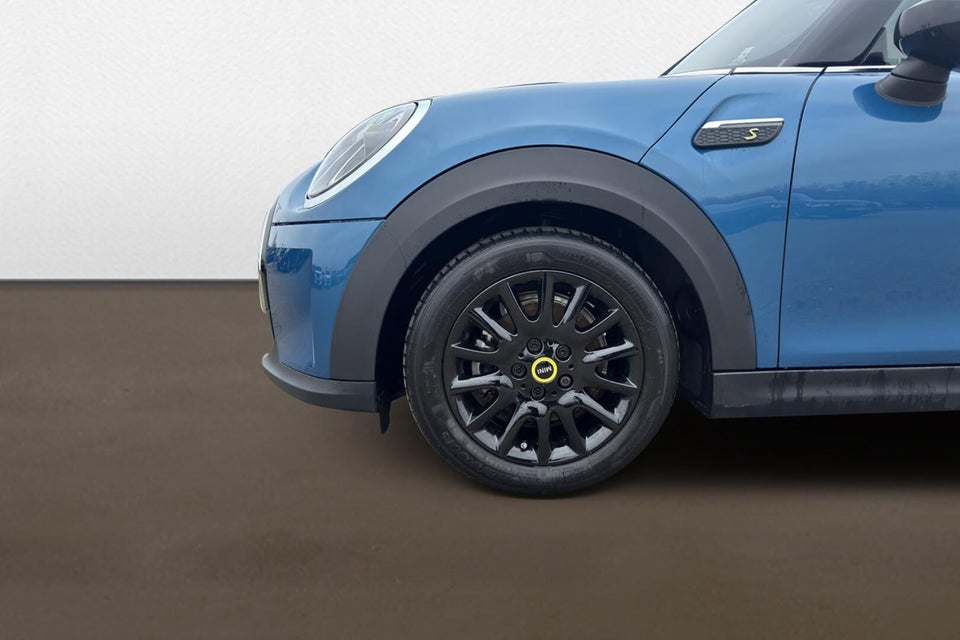 MINI Cooper SE Essential 3d