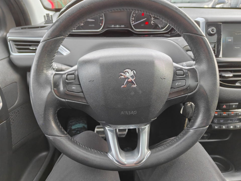 Peugeot 208 1,2 VTi Allure 5d