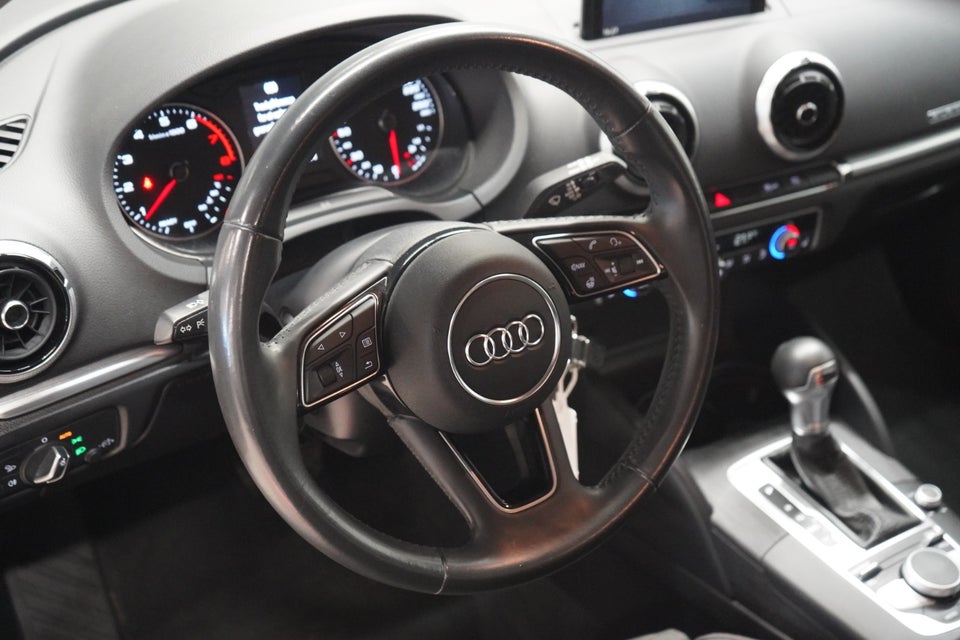 Audi A3 40 TFSi Sport Sportback quattro S-tr. 5d