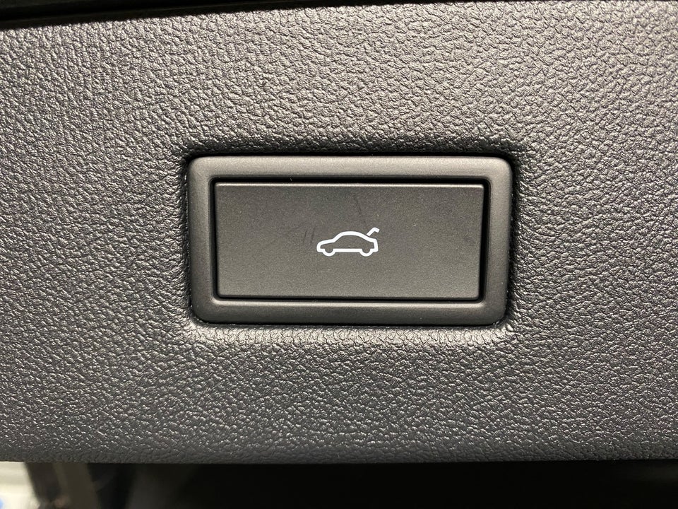 Ford Capri 82 Premium Extended Range 5d