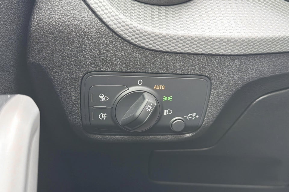 Audi Q2 35 TFSi Prestige S-tr. 5d