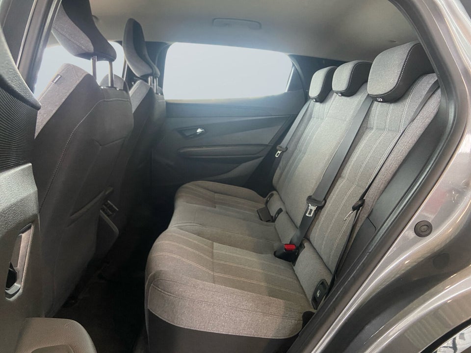 Renault Megane E-Tech 40 Equilibre 5d