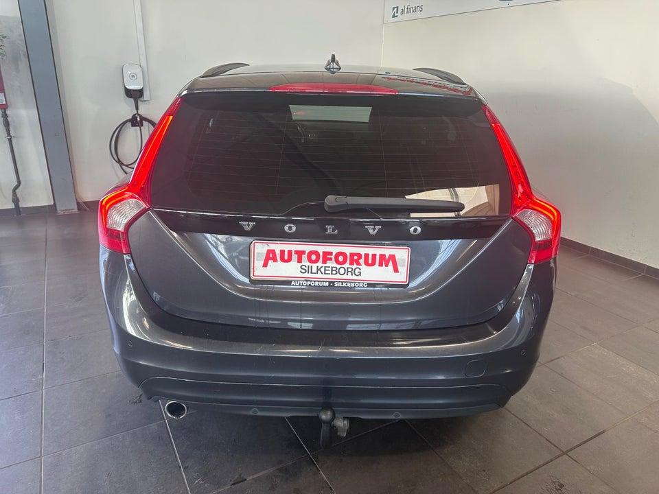 Volvo V60 2,0 D3 136 Momentum 5d