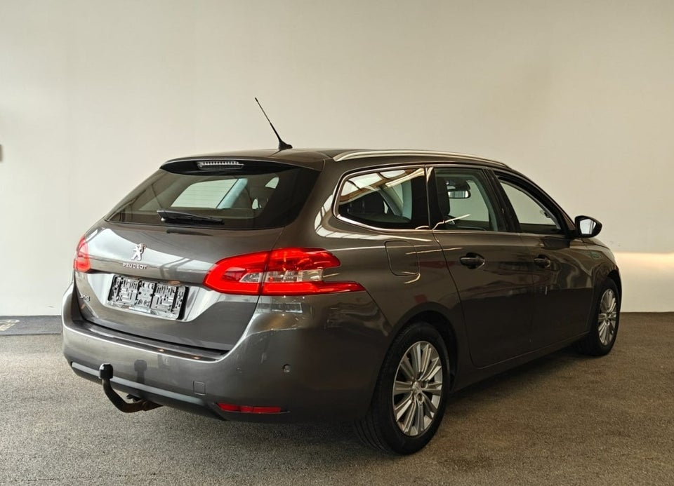 Peugeot 308 1,5 BlueHDi 130 Allure Lux SW 5d