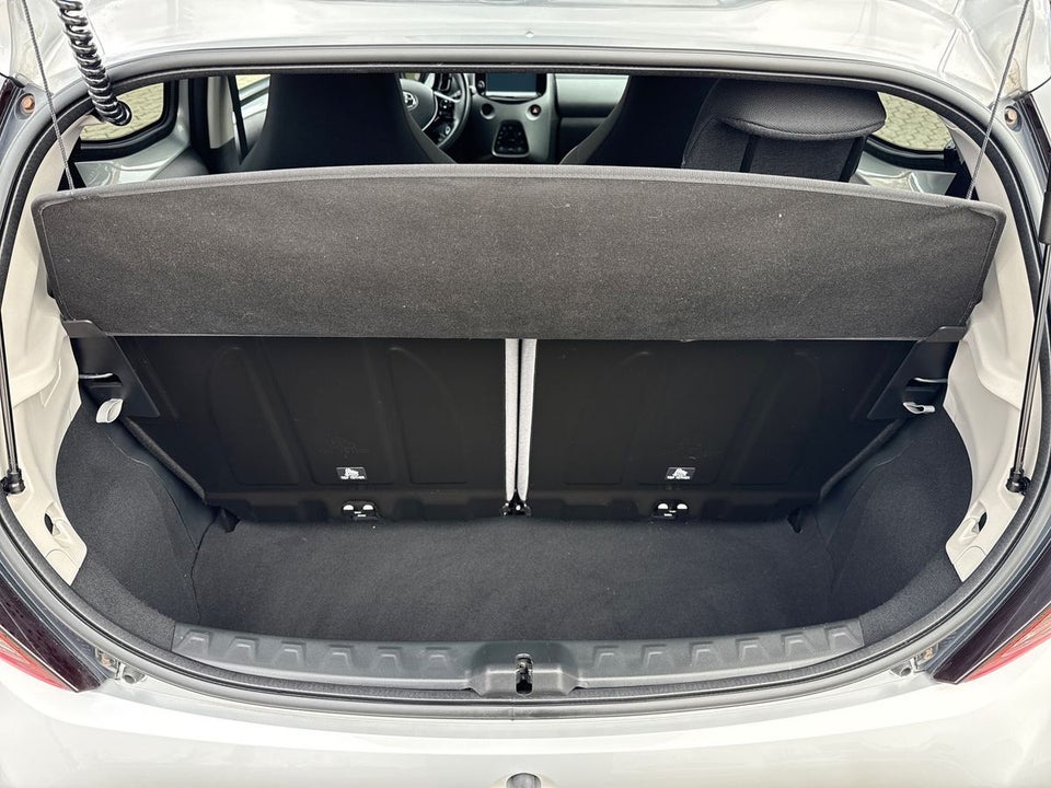 Toyota Aygo 1,0 VVT-i x-press 5d