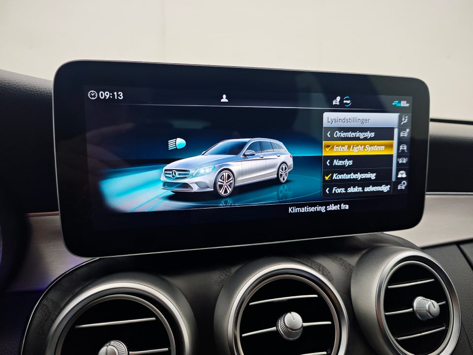 Mercedes C300 de 2,0 AMG Line stc. aut. 5d