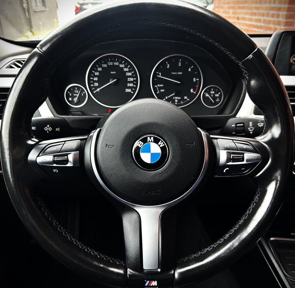 BMW 320d 2,0 Touring aut. 5d