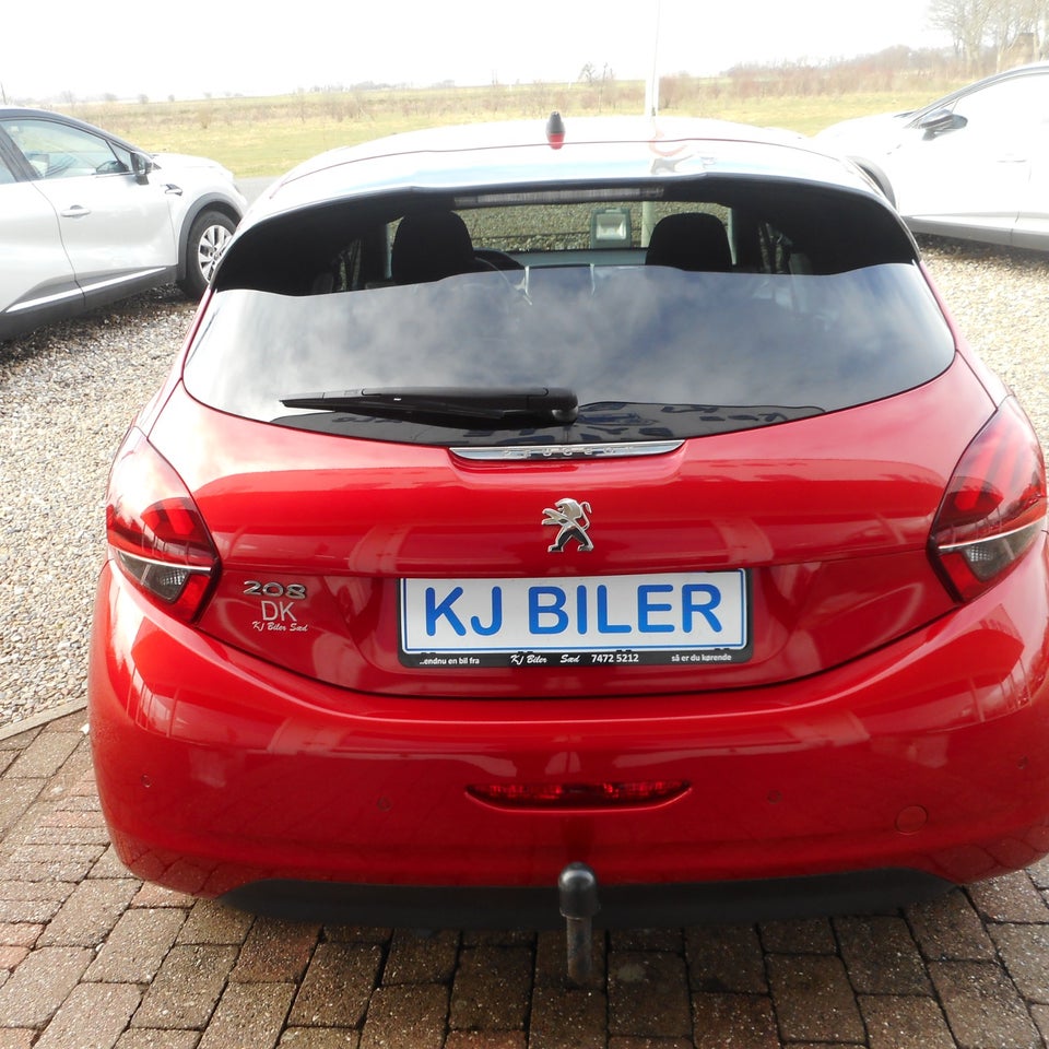 Peugeot 208 1,5 BlueHDi 100 Signature Sky 5d