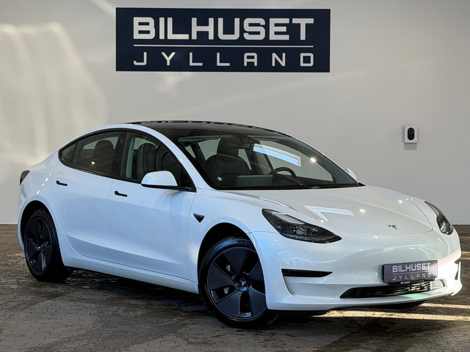 Tesla Model 3 RWD 4d