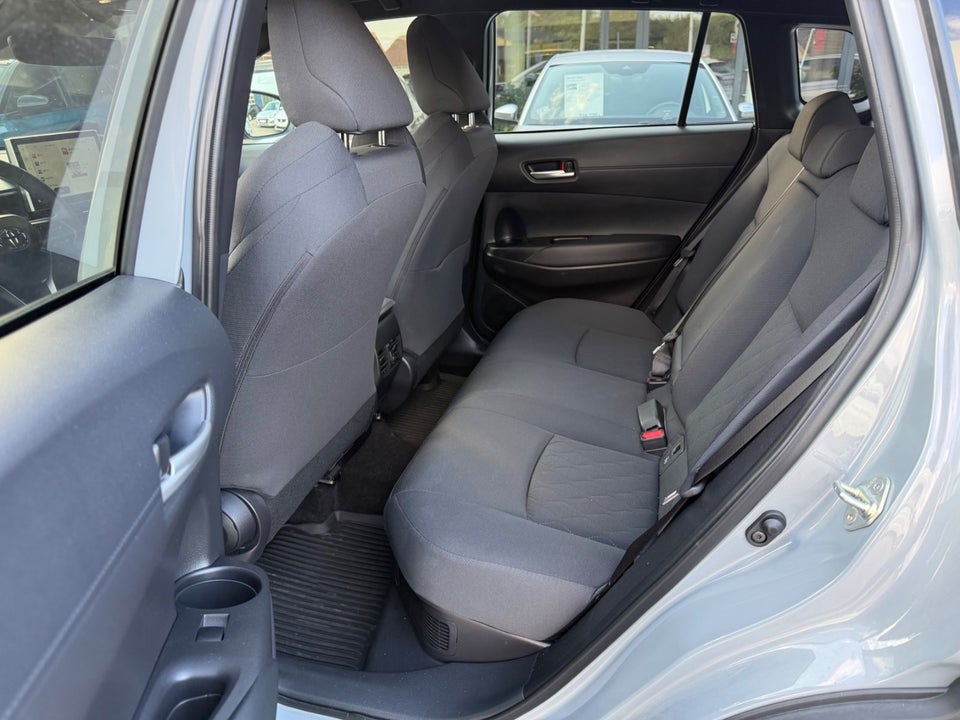 Toyota Corolla Cross 1,8 Hybrid Style Comfort CVT 5d