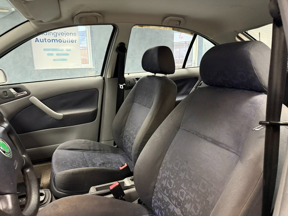 Skoda Octavia 1,6 LX Combi aut. 5d