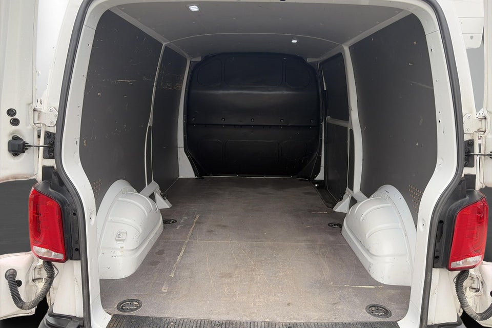 VW Transporter 2,0 TDi 150 Kassevogn DSG lang