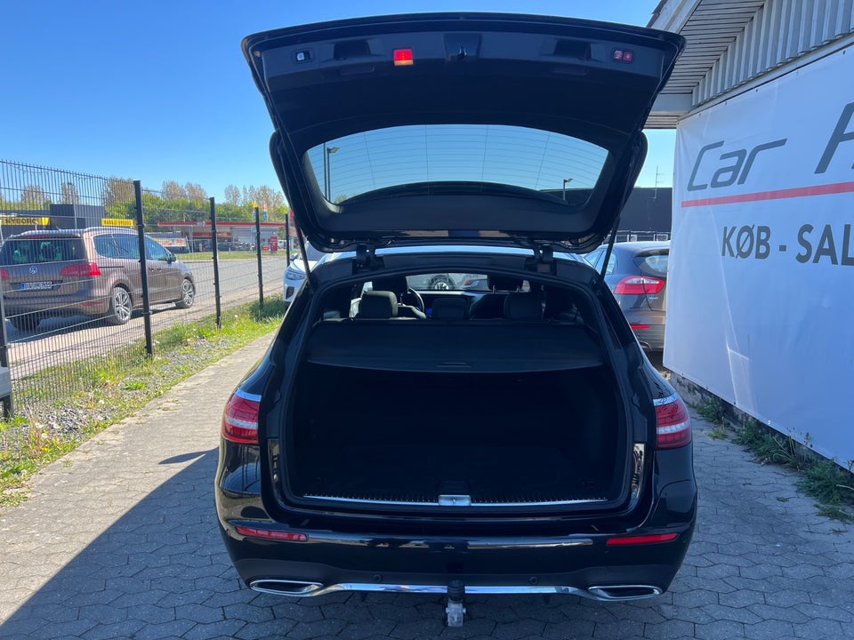 Mercedes E300 de 2,0 AMG Line Night Edition stc. aut. 5d