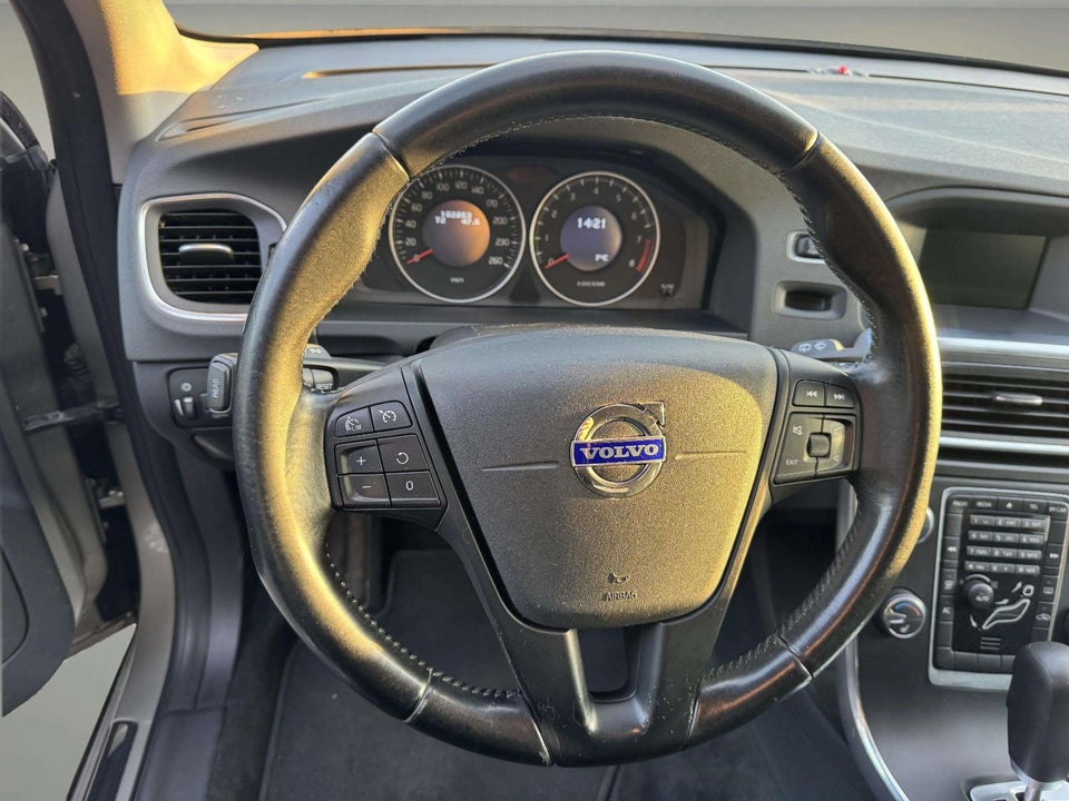 Volvo V60 1,6 T3 150 Kinetic aut. 5d