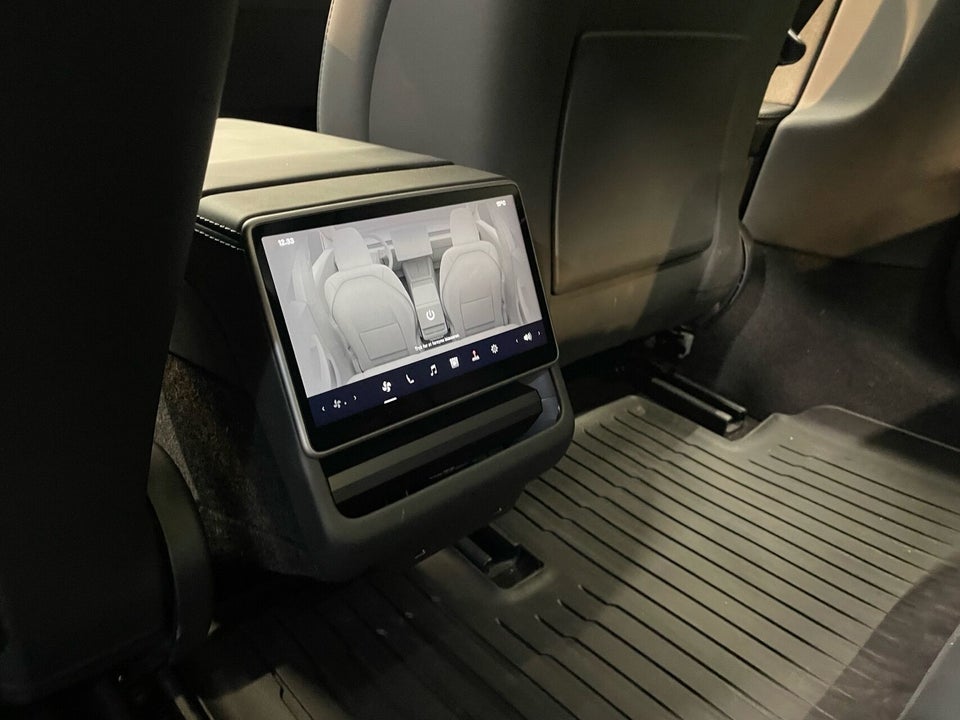 Tesla Model 3 RWD 4d
