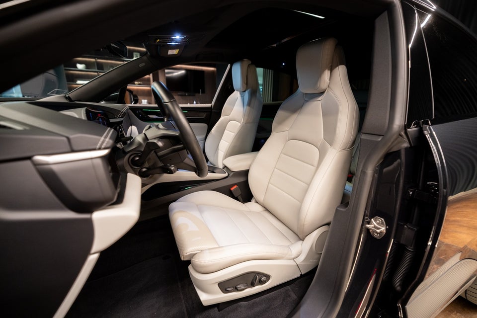 Porsche Macan 4 5d