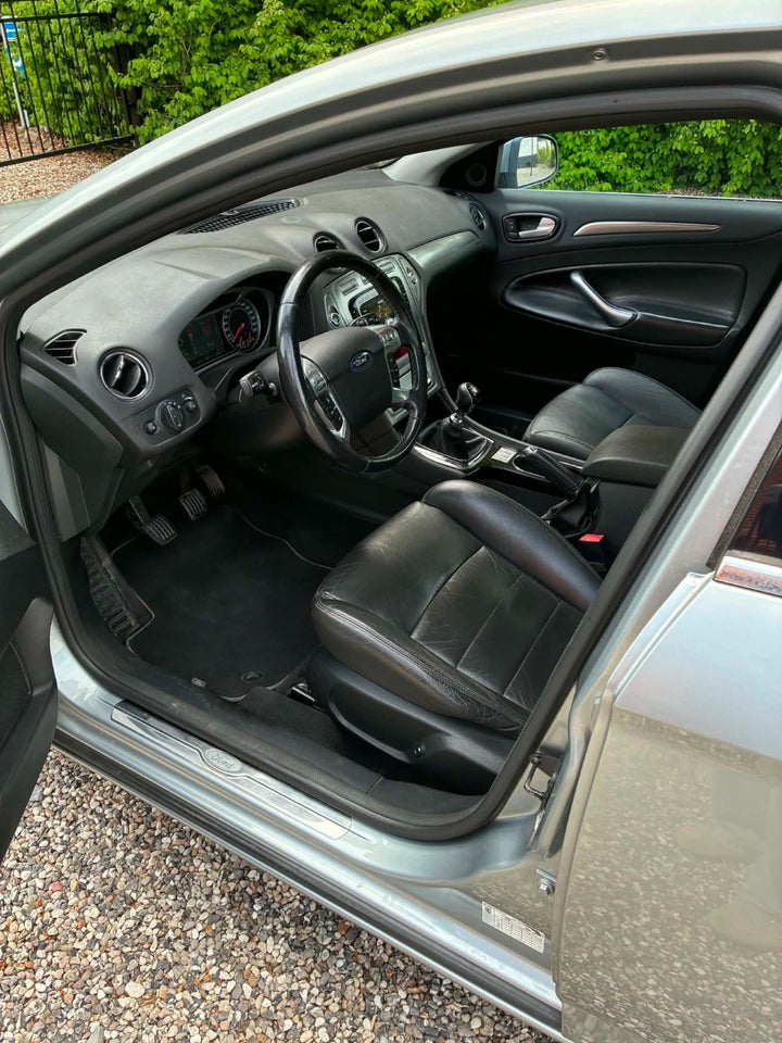 Ford Mondeo 2,5 20V Turbo Titanium 5d
