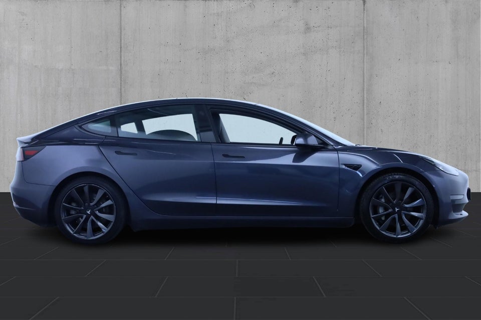 Tesla Model 3 Long Range AWD 4d