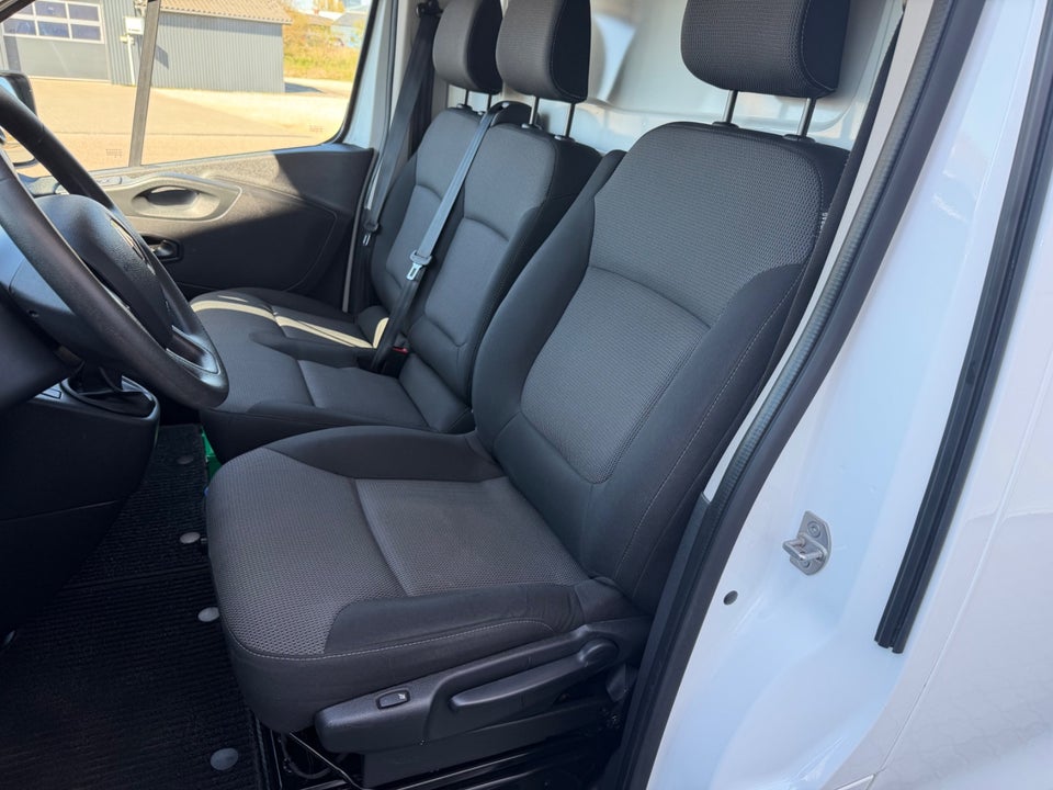 Renault Trafic T29 2,0 dCi 120 L2H1