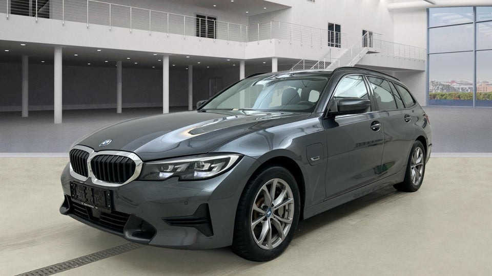 BMW 330e 2,0 Touring Sport Line aut. 5d