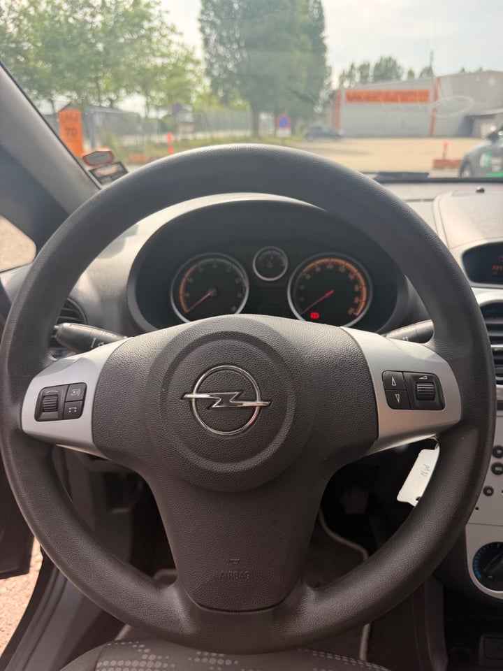 Opel Corsa 1,0 12V Enjoy 5d