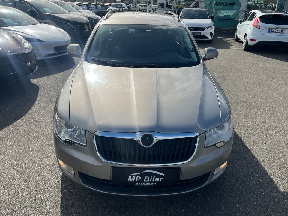 Skoda Superb 2,0 TDi 140 Comfort Combi DSG 5d