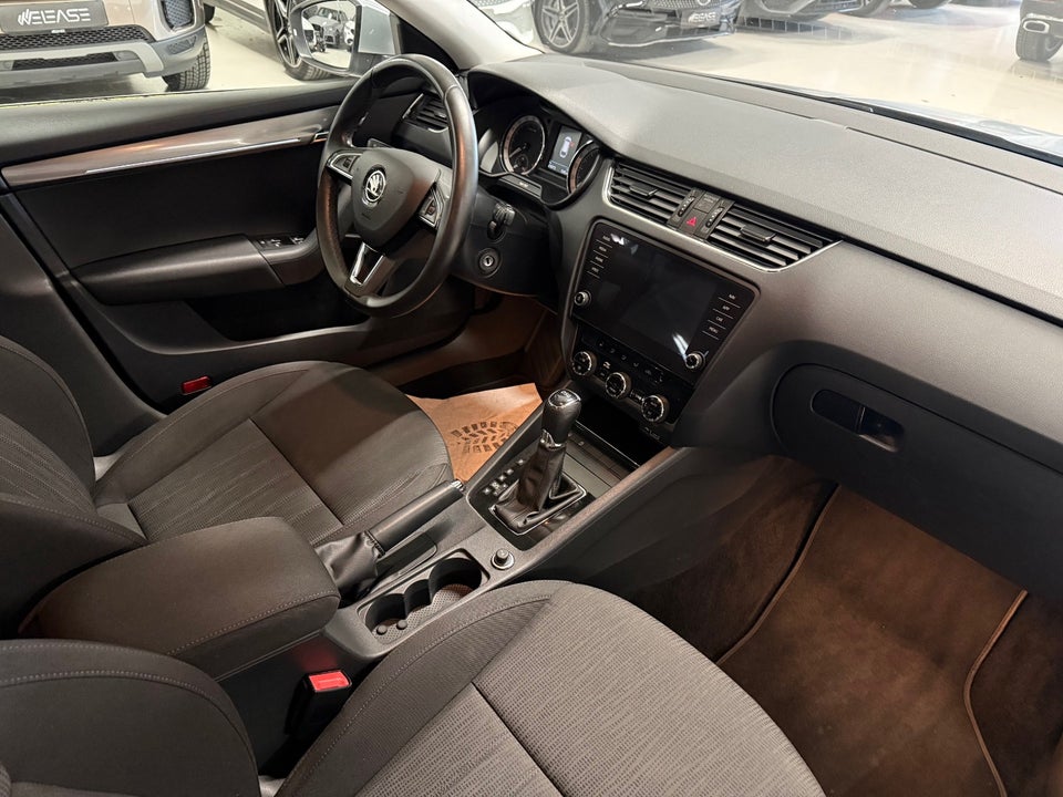 Skoda Octavia 1,6 TDi 115 Ambition Combi DSG 5d