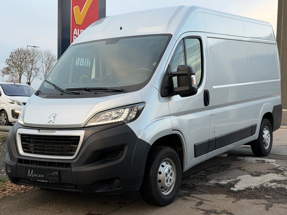 Peugeot Boxer 333 2,2 BlueHDi 140 L2H2 Premium