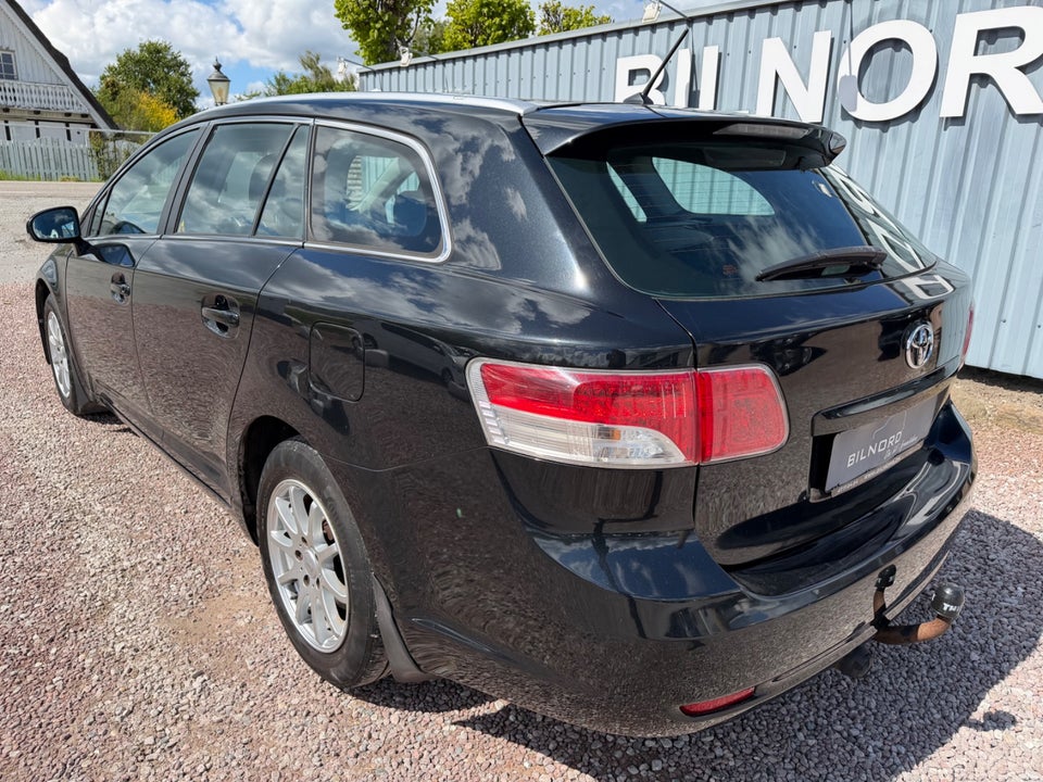 Toyota Avensis 1,8 VVT-i TX stc. 5d