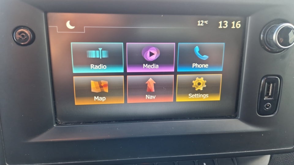 Renault Master IV T33 2,3 dCi 135 L2H2 Kassevogn