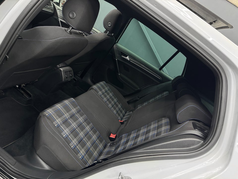 VW Golf VII 1,4 GTE DSG 5d