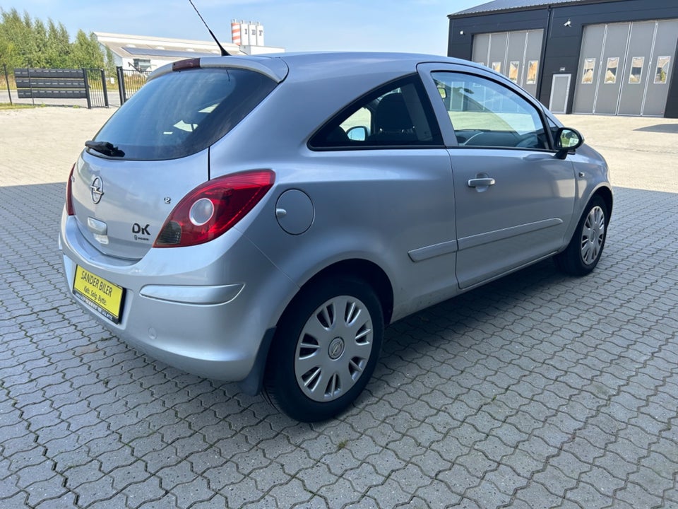 Opel Corsa 1,2 16V Essentia 3d