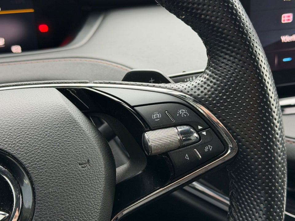 Skoda Enyaq 80 iV Founders Edition 5d