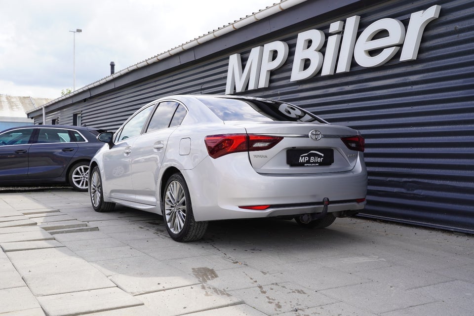 Toyota Avensis 1,8 VVT-i T2 Executive 4d