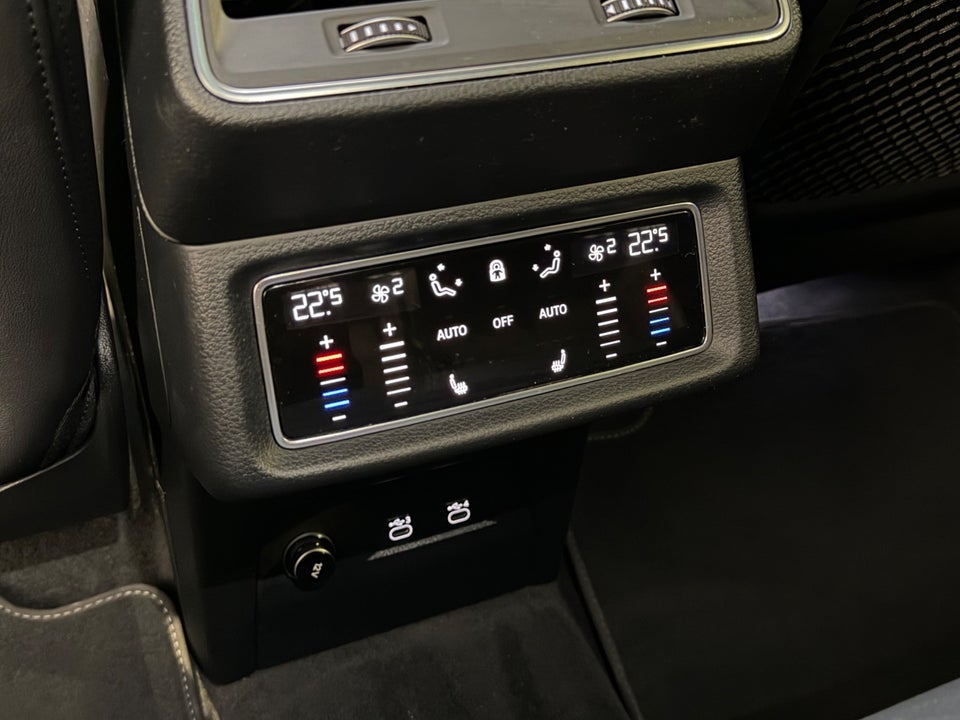 Audi e-tron 55 S-line quattro 5d