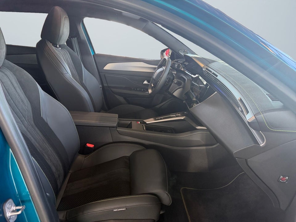 Peugeot e-408 58 GT 5d