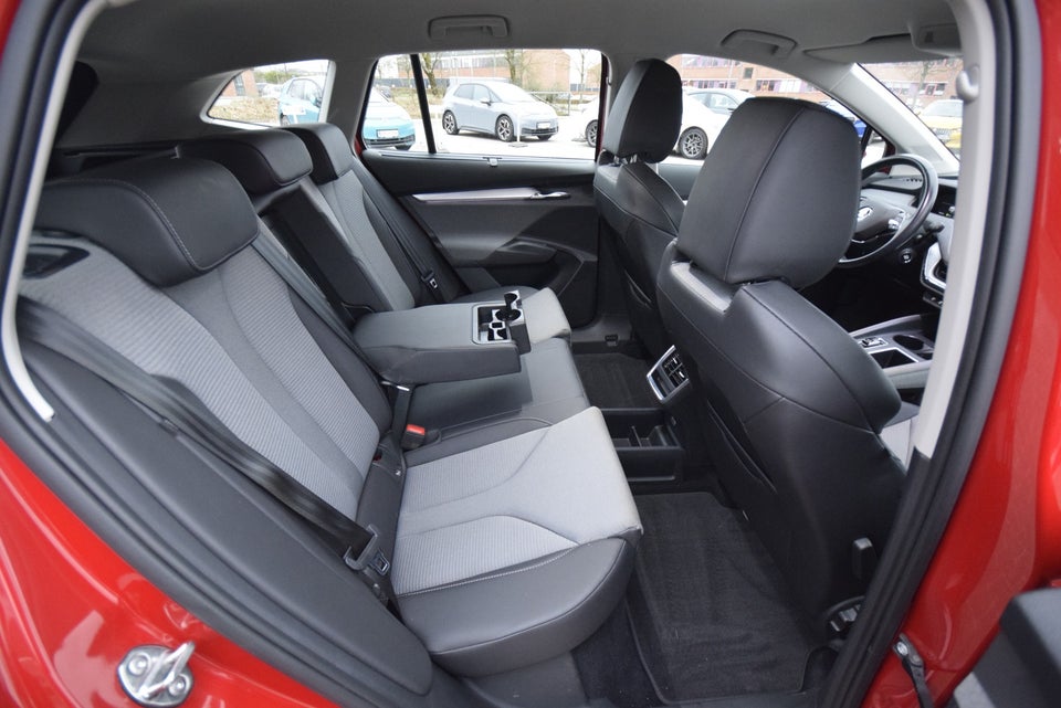 Skoda Enyaq 60 iV Loft 5d