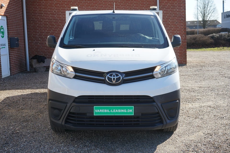 Toyota ProAce 2,0 D 120 Medium Base++ Chassis 2d