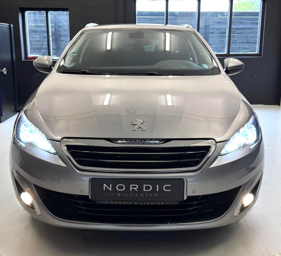 Peugeot 308 1,2 e-THP 130 Allure+ SW 5d