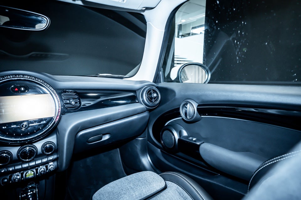 MINI Cooper SE Classic Trim 3d