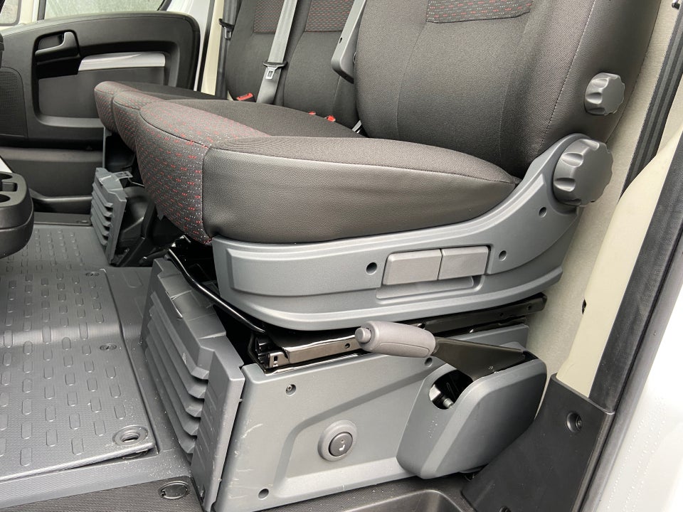 Peugeot Boxer 333 2,2 BlueHDi 140 L3H2 Premium