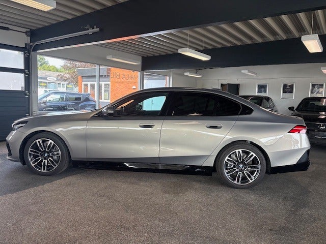 BMW i5 eDrive40 M-Sport 4d