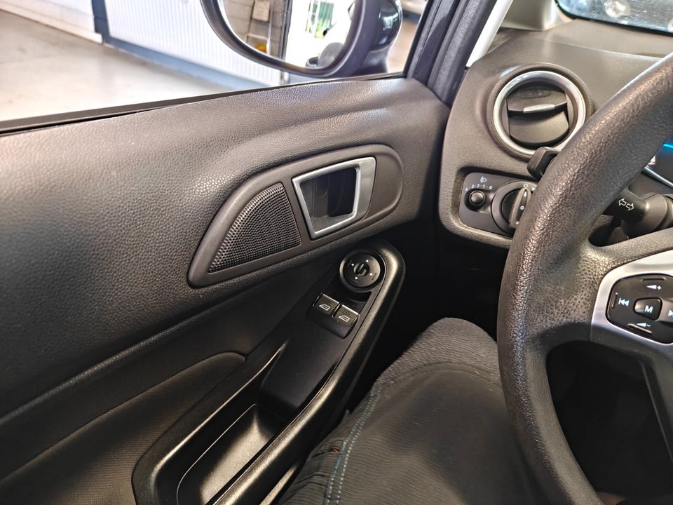 Ford Fiesta 1,0 65 Titanium 5d